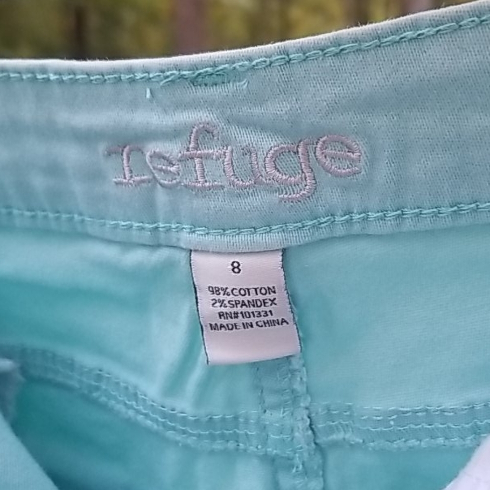 Shorts - Picture 3 of 4